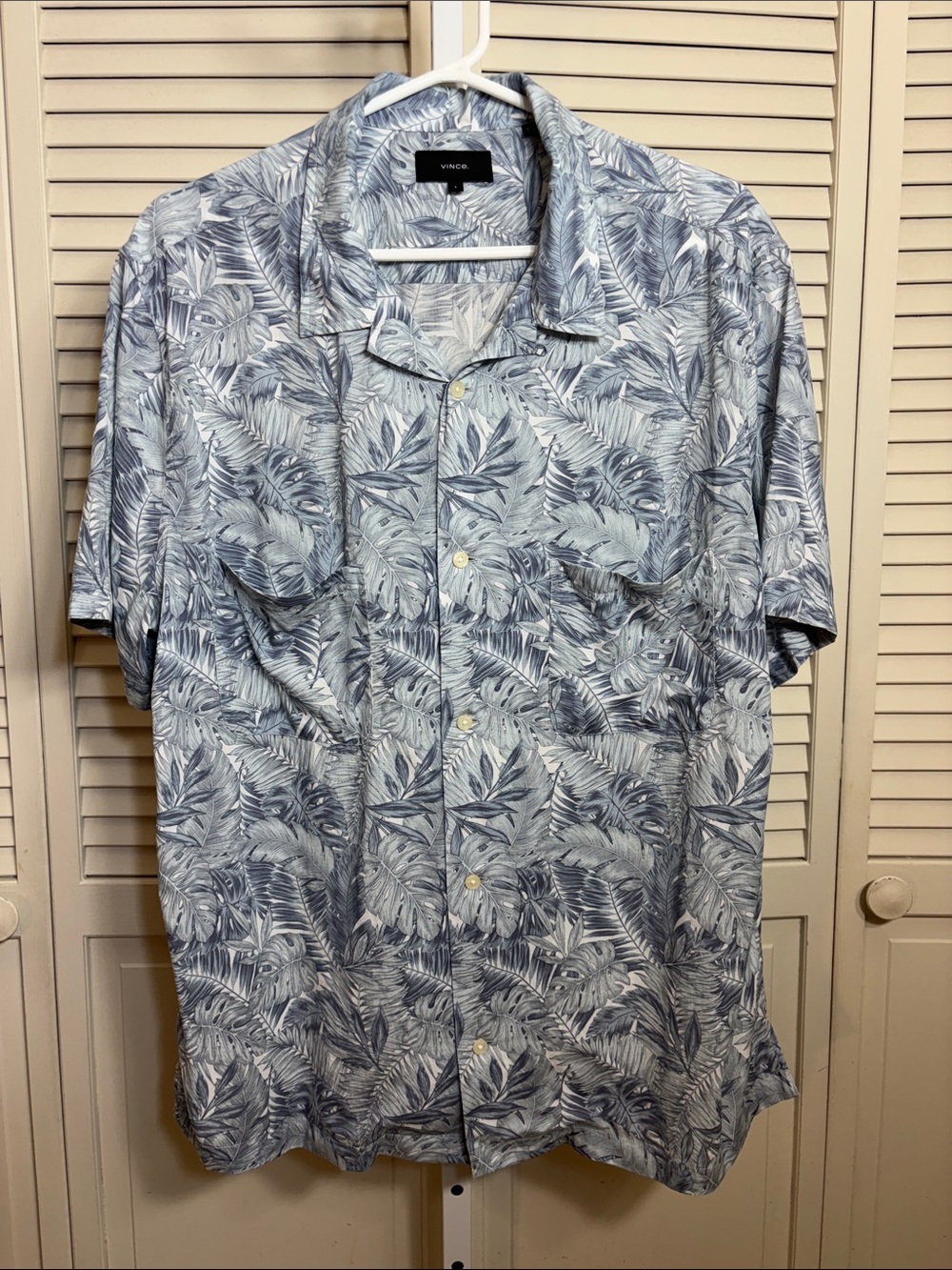 Vince Short-Sleeves Shirt Blue & White Tropical Leaf Pattern Large